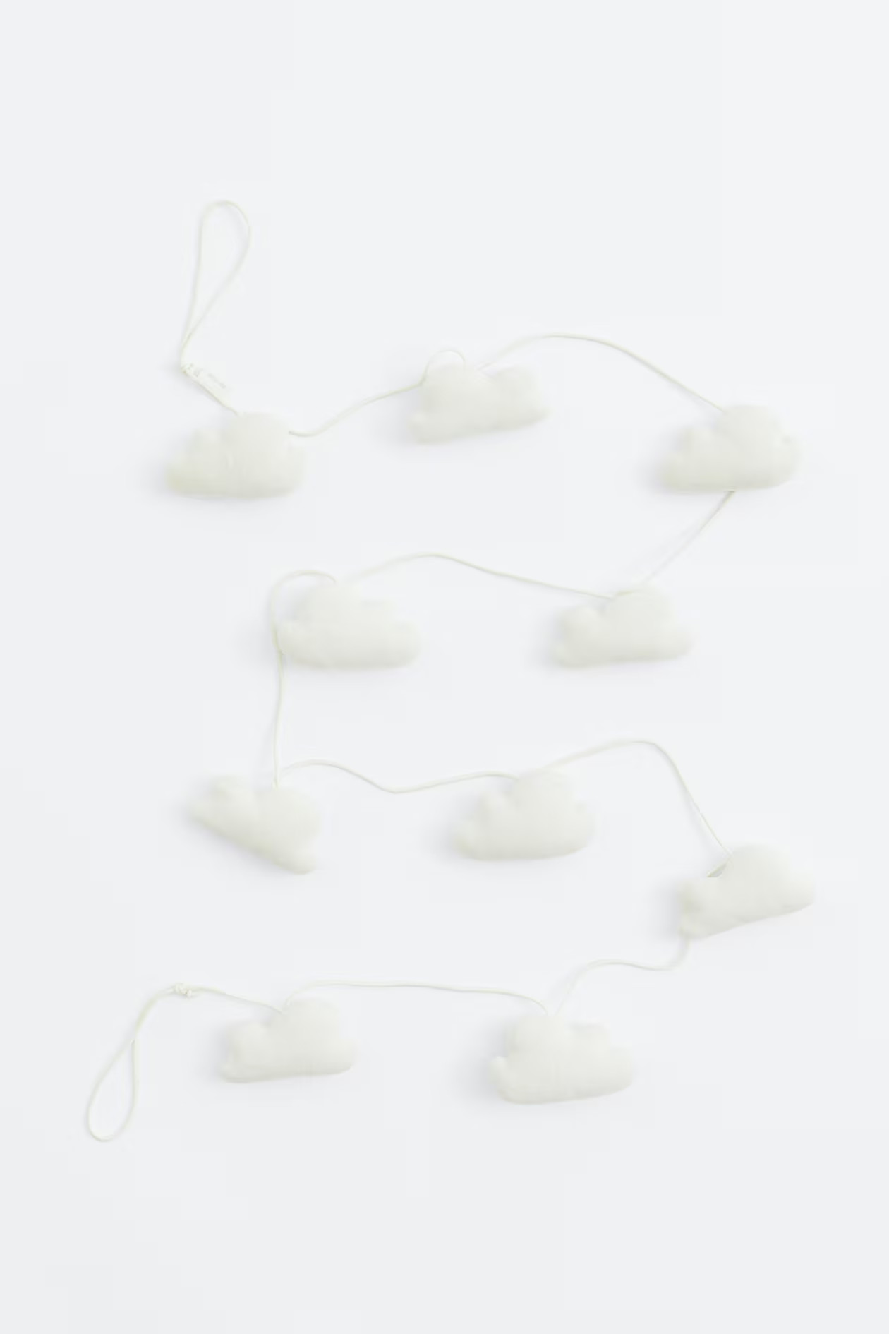Cloud Pennant Garland | H&M (US + CA)