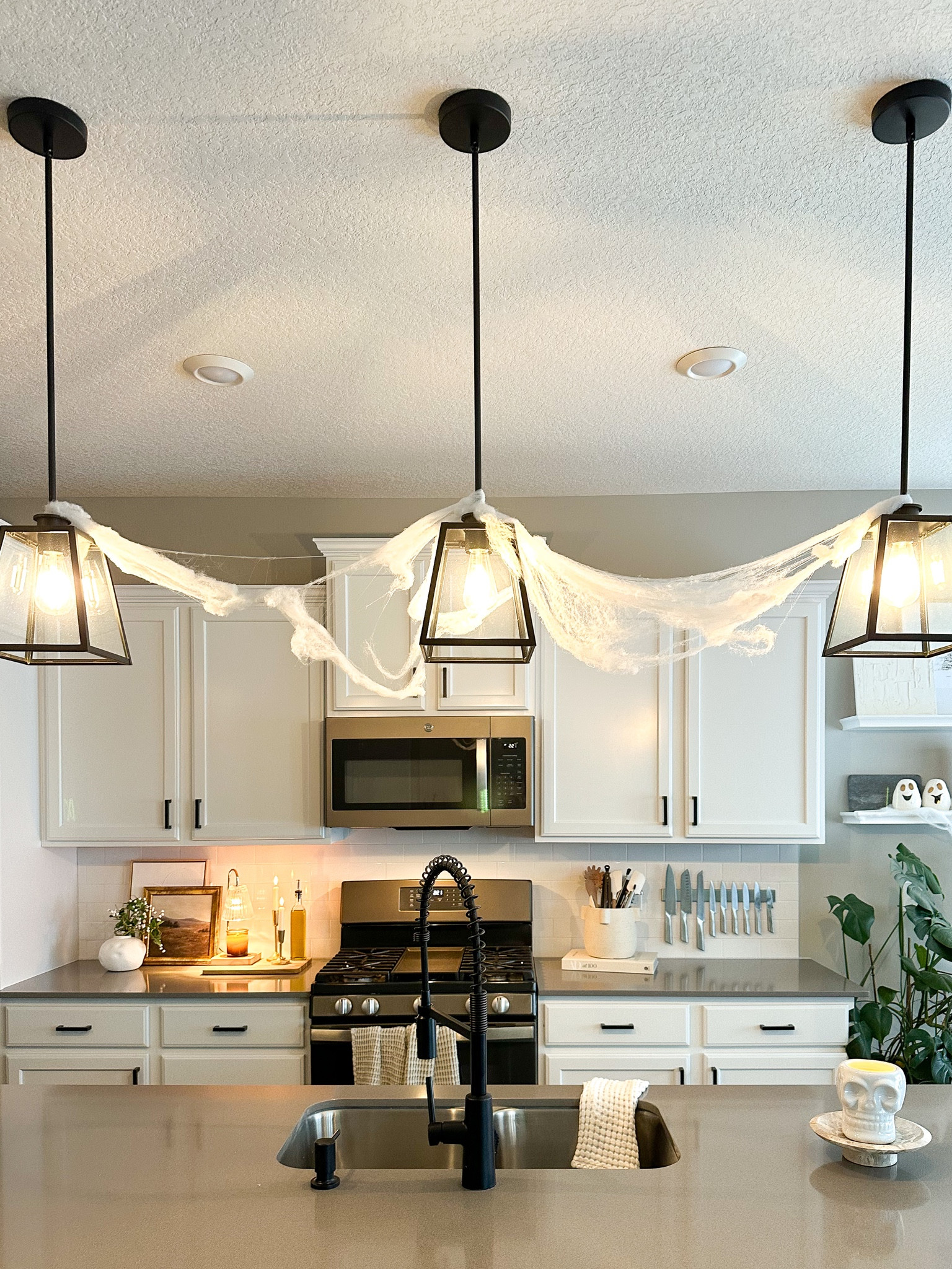 Halloween decor! #kitchen #halloween #home #decor 

#LTKSeasonal #LTKHoliday #LTKhome