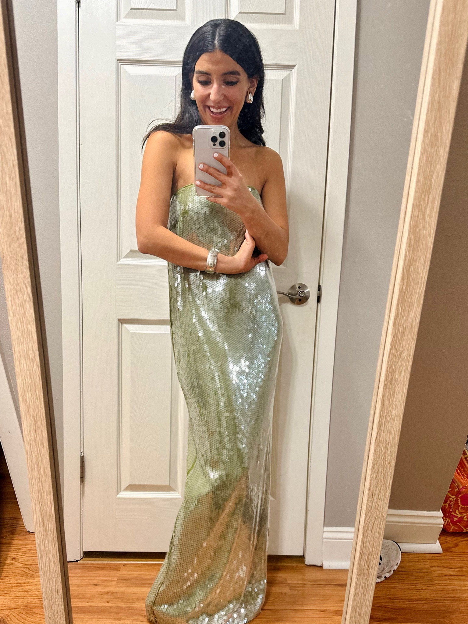 Mirror pics are here to stay 🤣
#staud
#sage 
#caseydress

#LTKMostLoved #LTKstyletip