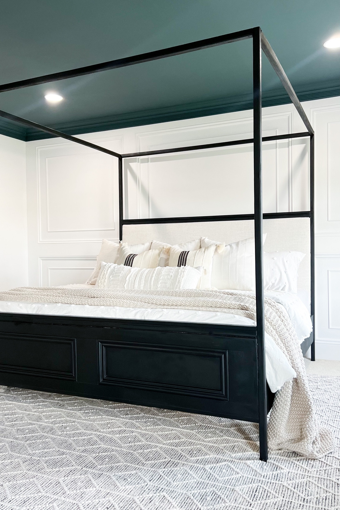 I built a new canopy bed & needed a few new pillows to go with my tried and true bedding!

Here’s everything I can link!

- Blanket - natural and it’s AMAZING
- Windowpane Pillows - Beige Oversized Square

#LTKFind #LTKunder100 #LTKhome