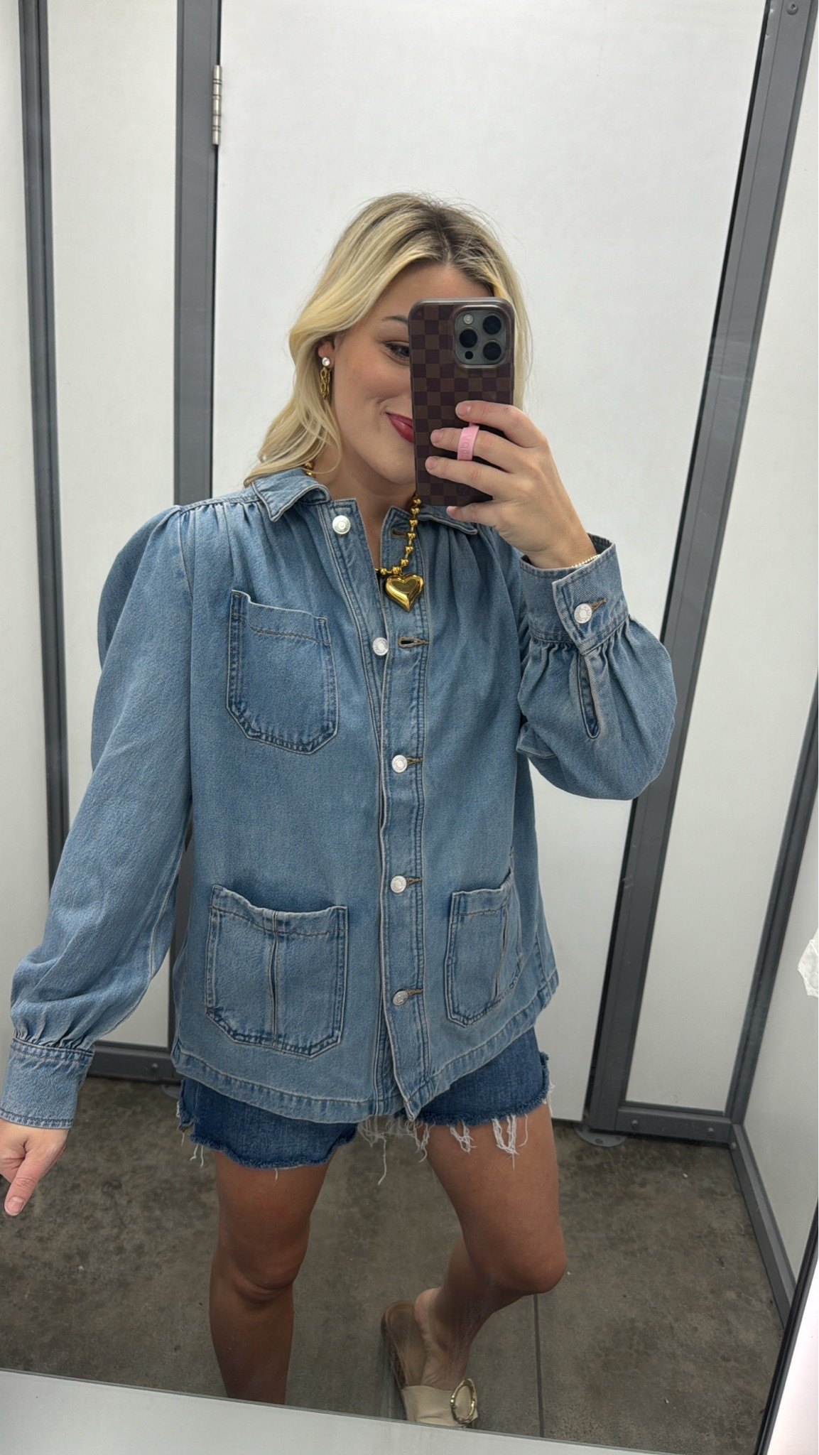 This denim jacket 🔥

#LTKootd