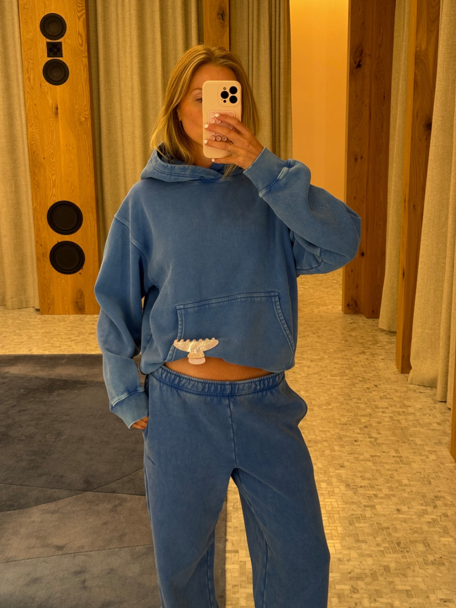 Large top, Medium bottoms!