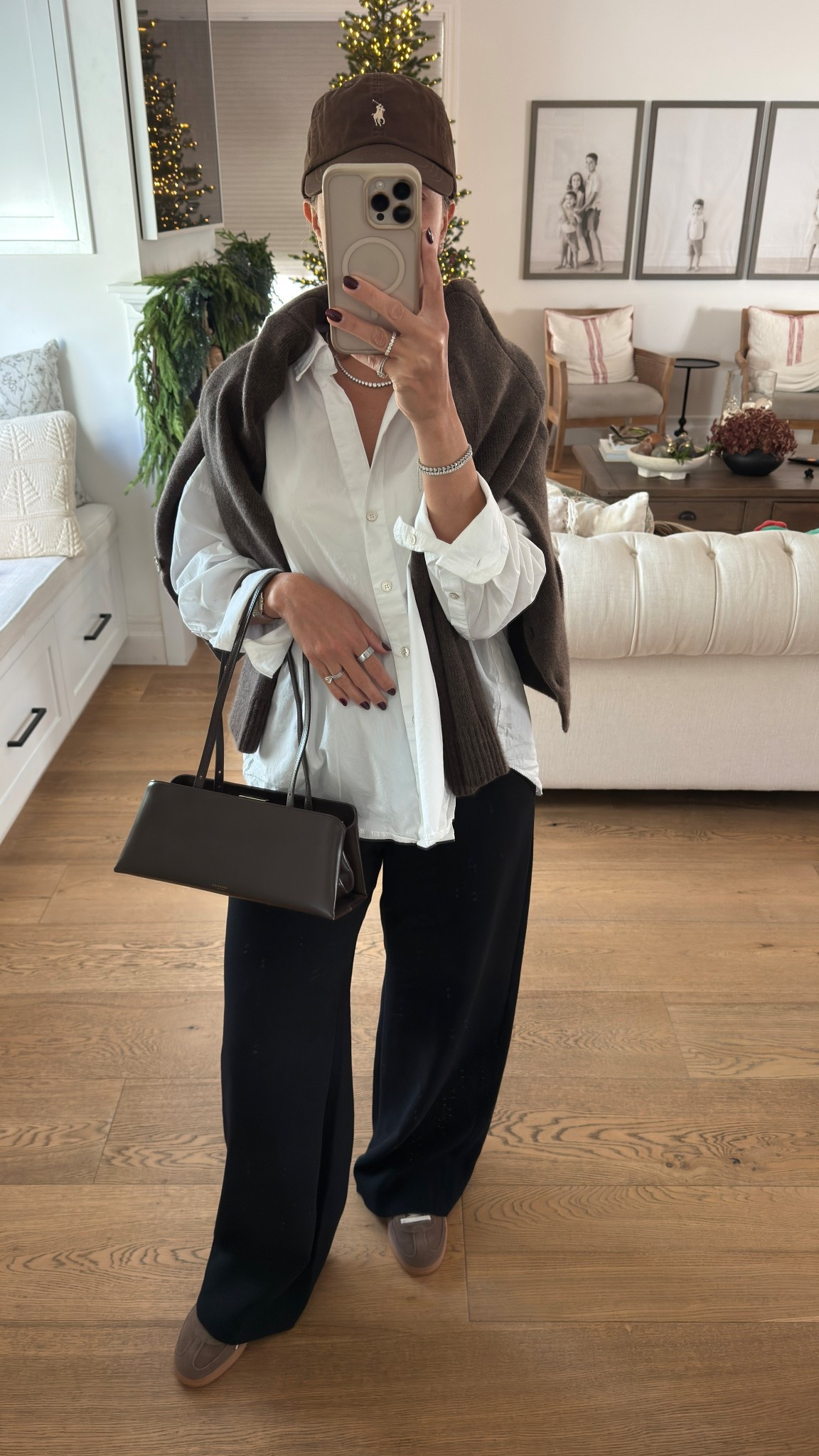 Comfy chic ootd for errand running 
Aritzia lodge pants. Verafied clutch  

#LTKmomlife #LTKOver40 #LTKootd