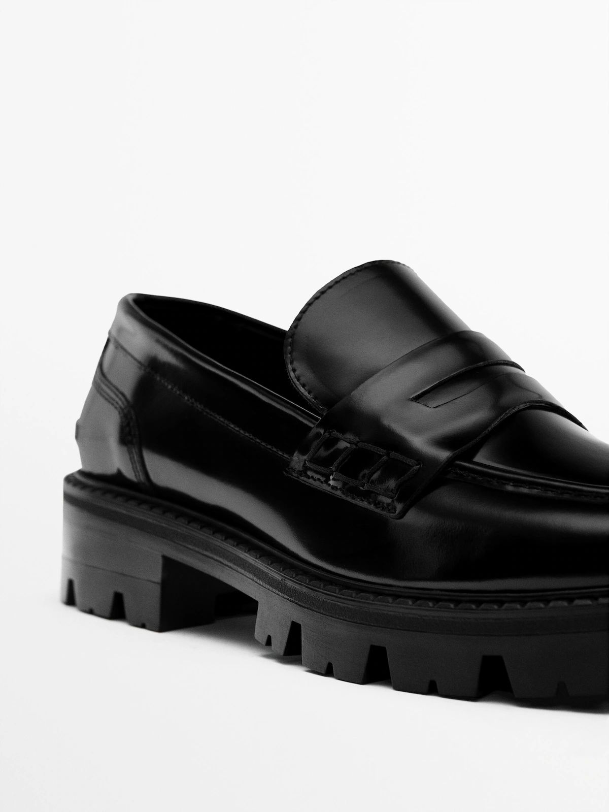 Leather loafers with track sole | Massimo Dutti UK