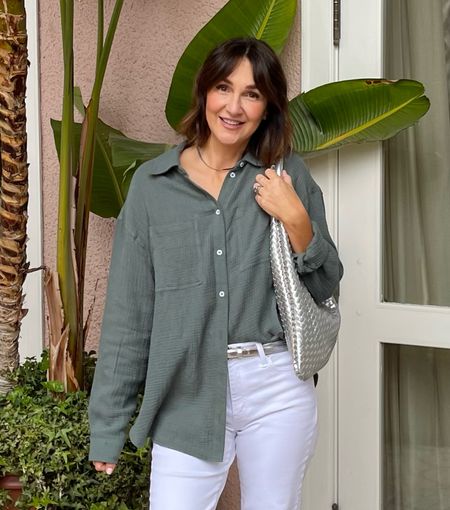 Got so many compliments on my bag today! Metallic silver is one of my fave spring trends and this bag is a fun shape and holds quite a bit.
Sized up to L in this gauze textured shirt, cute on it’s own or open as a beach cover up.
Belt is Amazon too and fits tts


#LTKitbag #LTKstyletip #LTKSeasonal