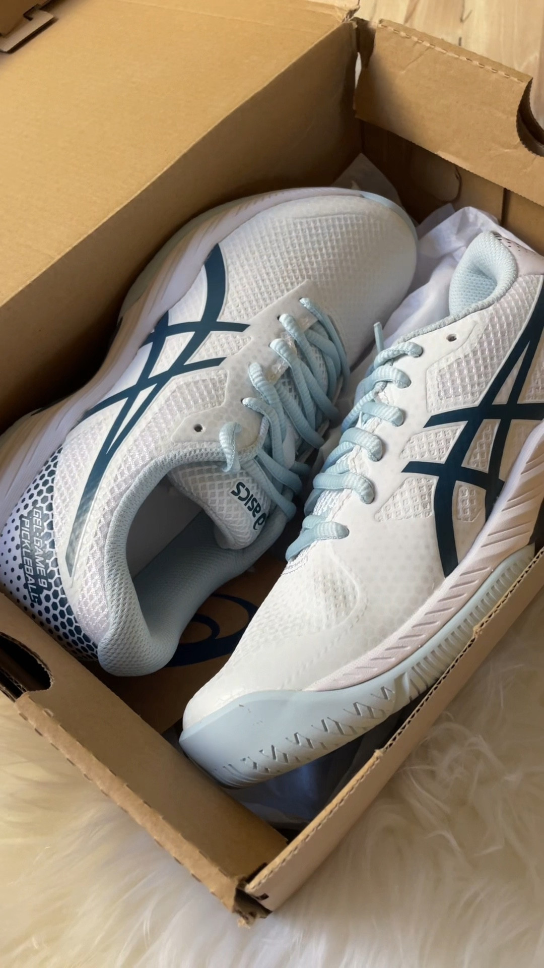 Pickleball Shoe Unboxing💙 




pickleball, pickleball shoes, footwear, sneakers, kicks, athletic shoes, sportswear, athletic wear, shoe crush, comfy shoes, 

#LTKFitness #LTKActive #LTKShoeCrush