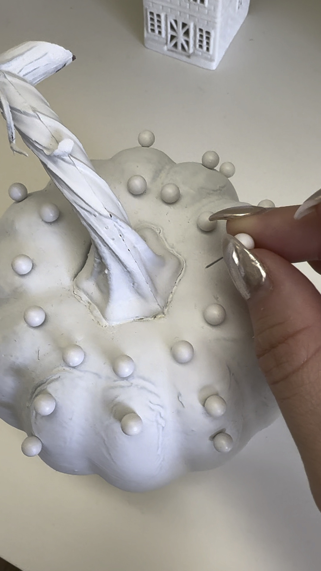 Spray painted some old pumpkins and added some white pushpins to create texture. Easy and adorable!

Crafts, DIY, Halloween decor, pumpkins, white pumpkins, minimal decor, home decor

#LTKSeasonal #LTKVideo #LTKHome