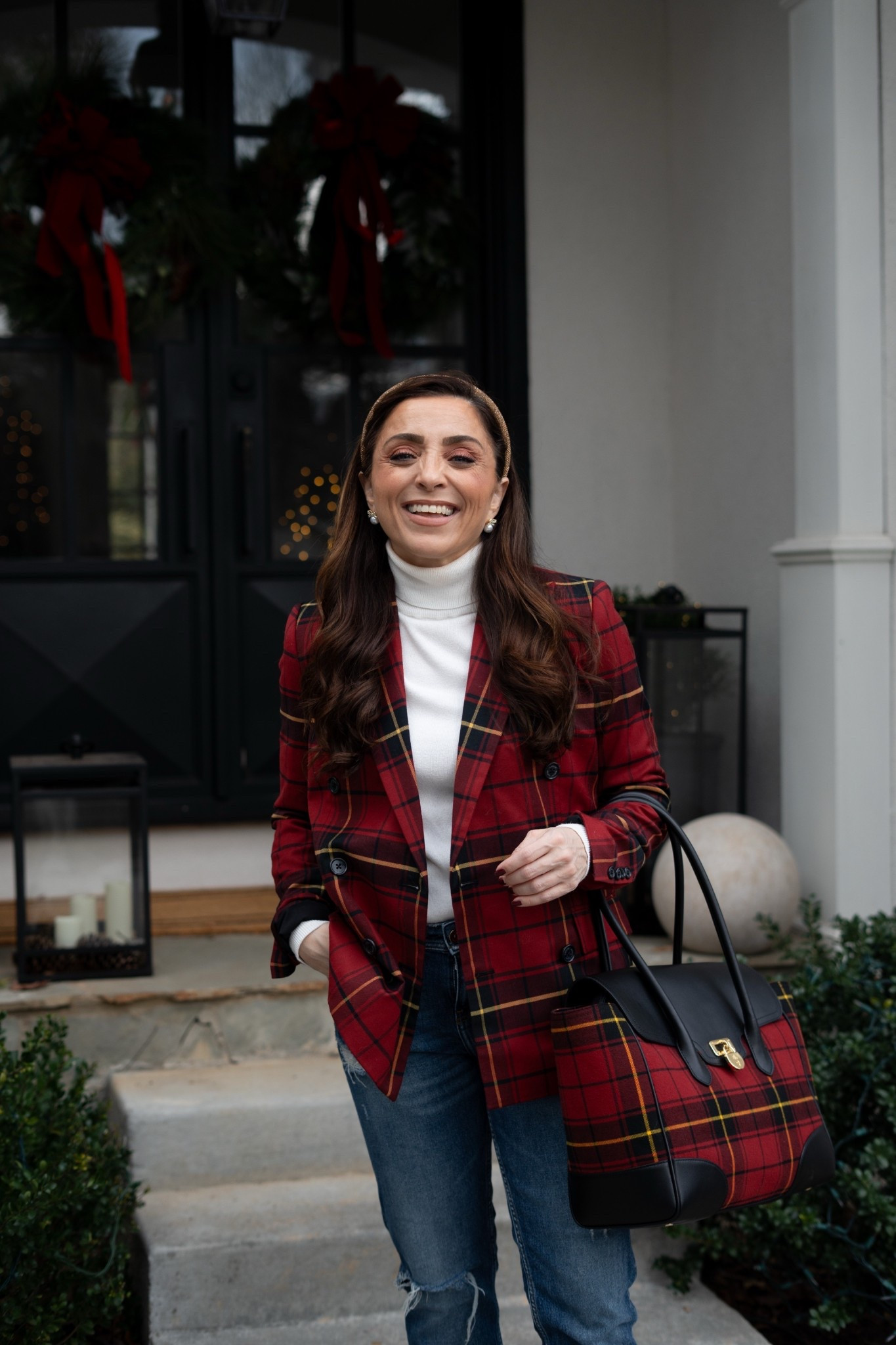 OMG YOU GUYS! I love this Ralph Lauren tartan blazer AND the bag as well! It’s seriously so perfect if you’re looking for a classic outfit for Christmas and the holidays for 2025!!


#LTKHoliday #LTKOver40 #LTKootd