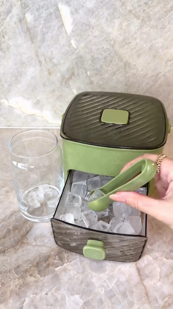Amazon Ice Cube Maker! This ice cube maker is compact, fits in any freezer and gives you perfect ice cube 🧊💚

#kitchenmusthave #icemaker #icecubes

#LTKHome