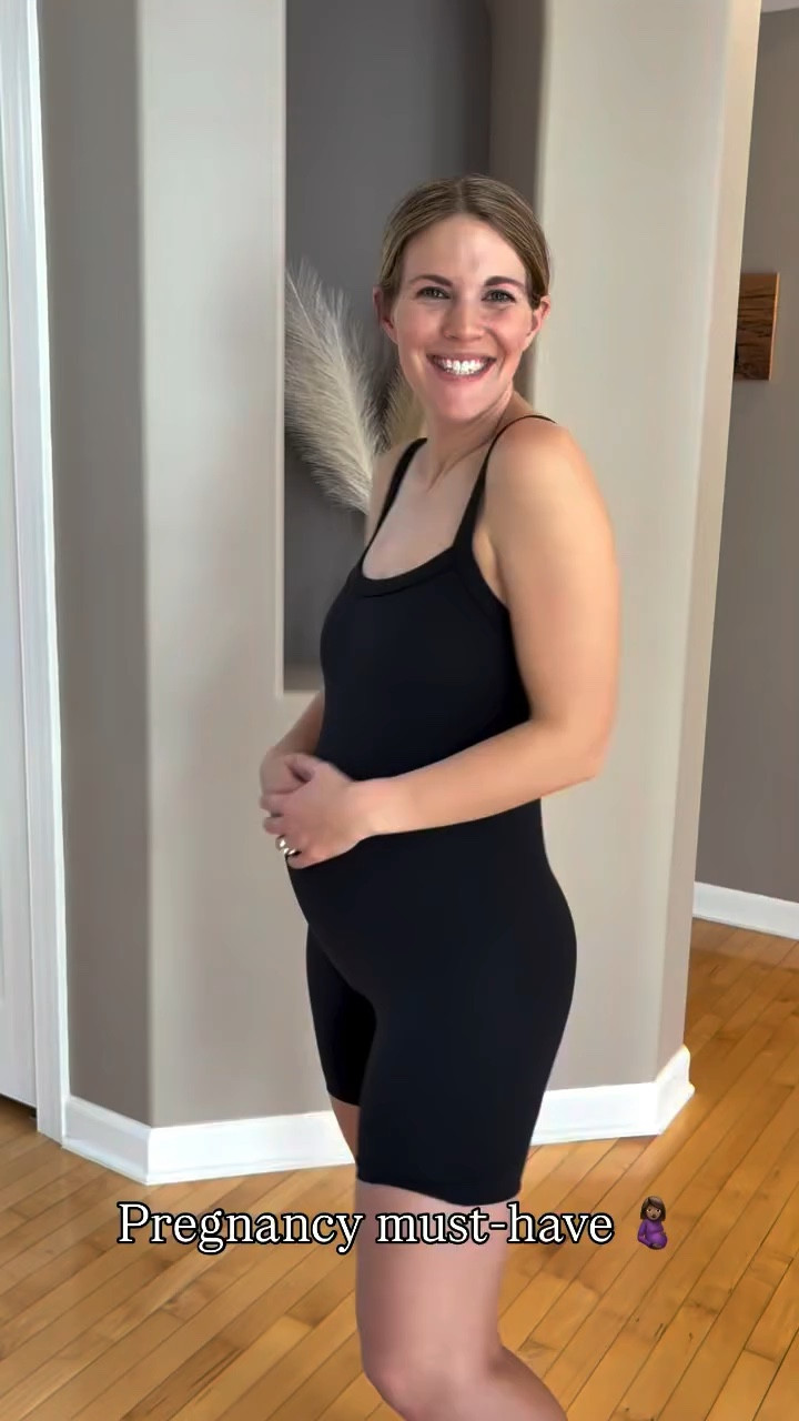 I’ll be wearing these both on repeat all spring & summer 🤭🤰🏽 @momandaofficial these seriously feel like a second skin and I love that they’ll grow with the bump!

Use GOOGSREVIEWS for 10% off or comment SHOP and I’ll send you the details 🛍️🛍️🛍️

#pregnant #pregnancystyle #ootd #toddlermom #momlife pregnancy outfit inspo | bumpsuit | summer pregnancy ootd ideas | pregnancy | mom style |