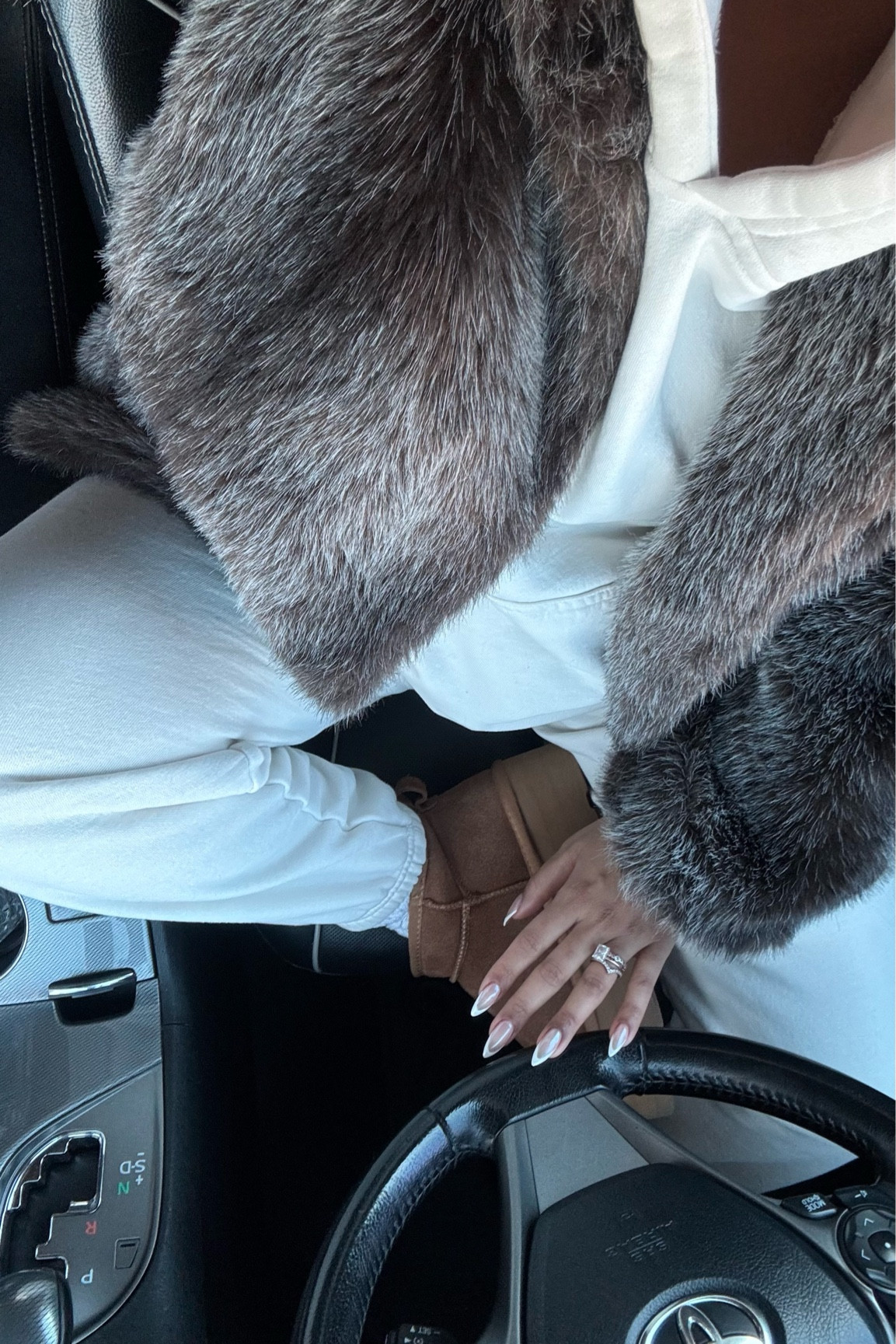 Winter casual cozy outfit! 

#LTKStyleTip #LTKFindsUnder100 #LTKMidsize