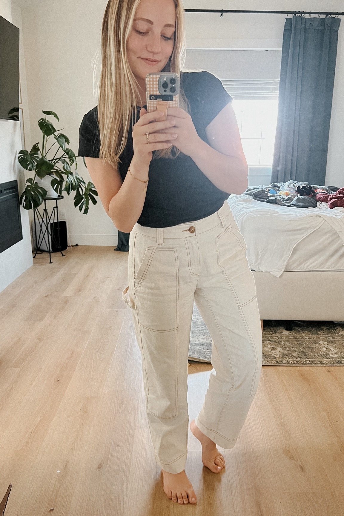 My new favorite pants

4P

#LTKFindsUnder50 #LTKSaleAlert