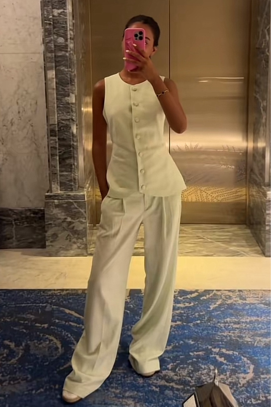 MESHKI co ord set (top sold out in green)

#LTKmodest #LTKluxury #LTKgrwm