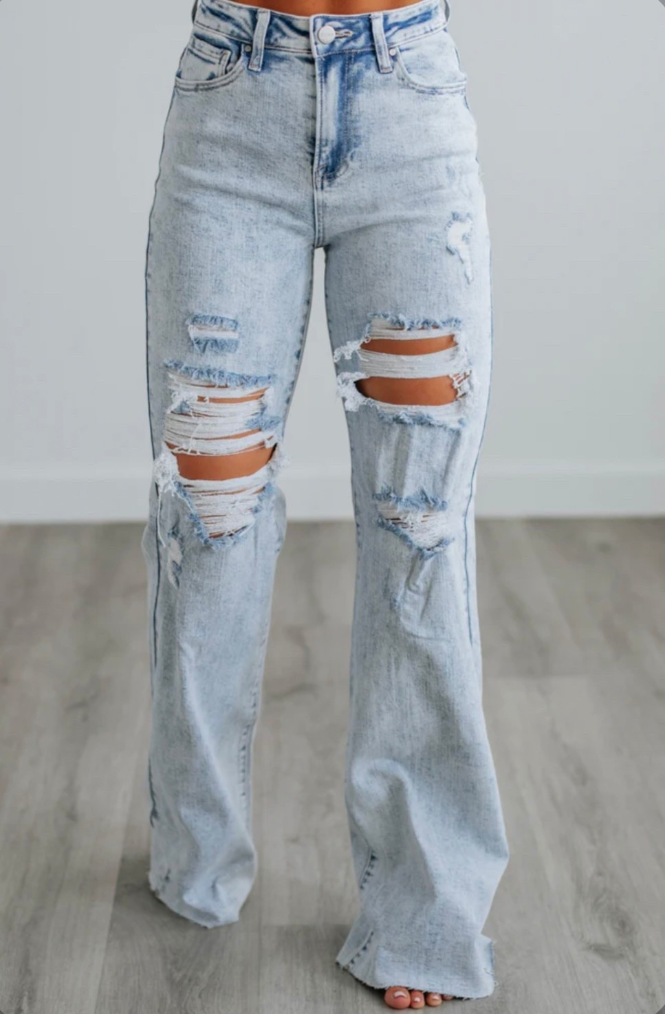 These jeans are a MUST 👖🤍
Perfect everyday denim with the best fit.

✨ Linked the exact pair
✨ Light wash + flattering rise
✨ Easy to dress up or down

Tap to shop 👇 
#BoutiqueJeans #DenimFinds #LTKFinds #EverydayDenim