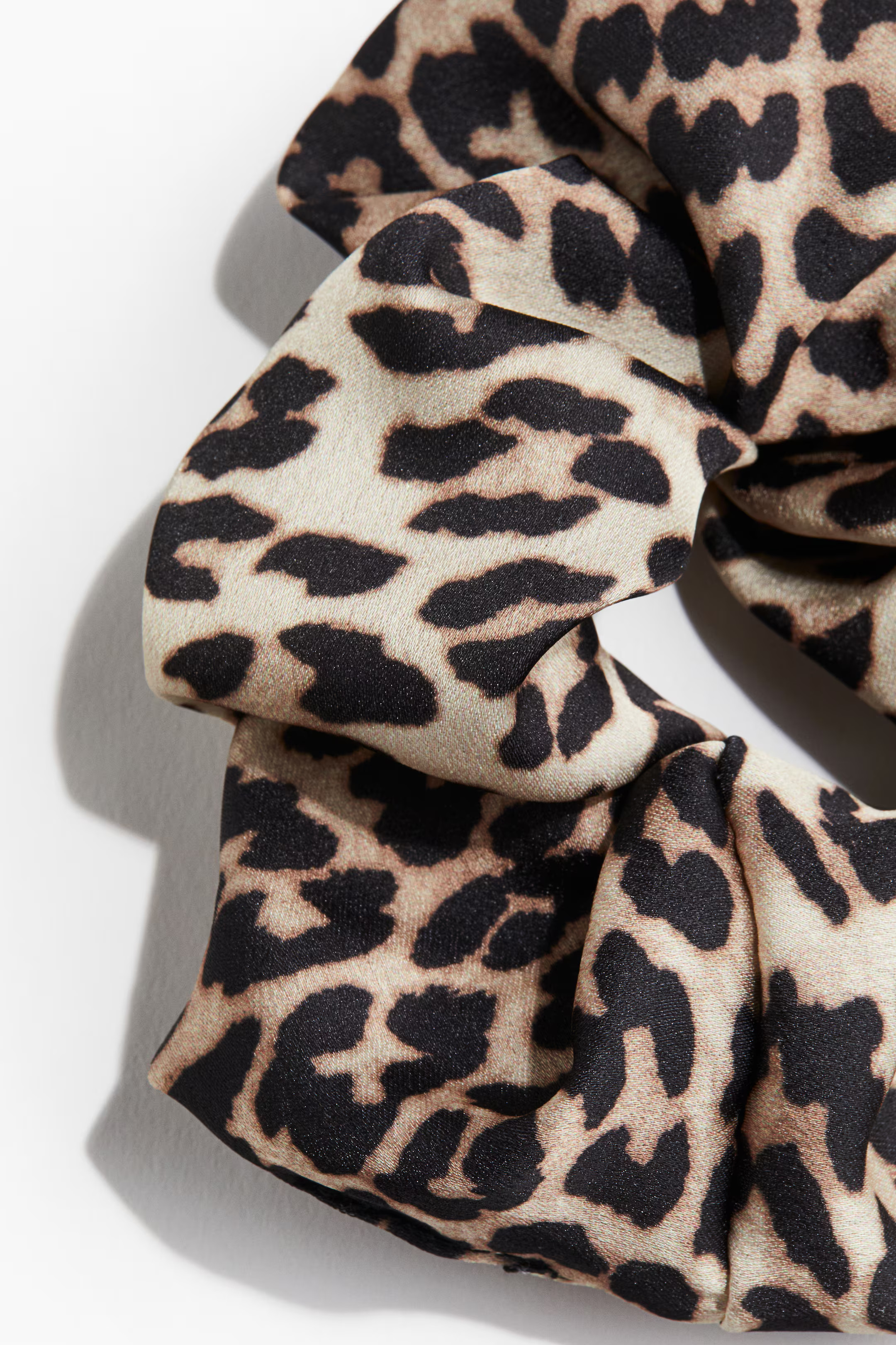Large Scrunchie - Beige/leopard print - Ladies | H&M US | H&M (US + CA)