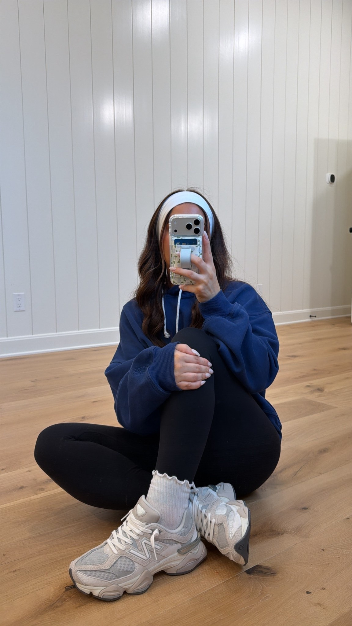 Draw Sunday OOTD! I’m obsessed with my new balance. I feel like they run her to size. I’m in my true size 7.5. 


#LTKmomlife #LTKgrwm #LTKootd