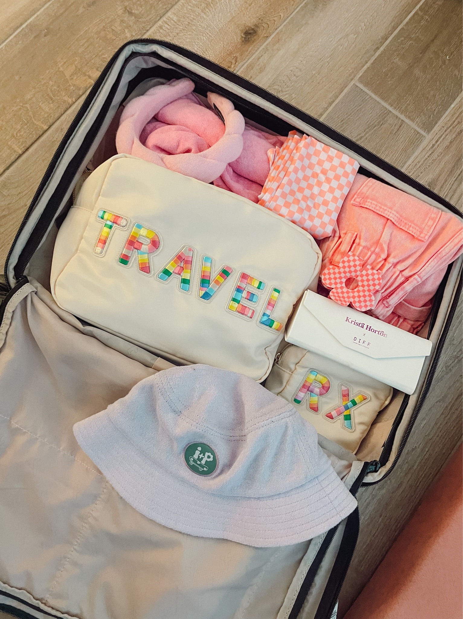 My favorite packing essentials & what to bring with for our Sedona Trip! 🏜️ 
#RoadTrip #Packing #Luggage #PackingEssentials #KenzKustoms #DiffEyewear #PinkLily #IndyAndPipa 

#LTKstyletip #LTKitbag #LTKtravel