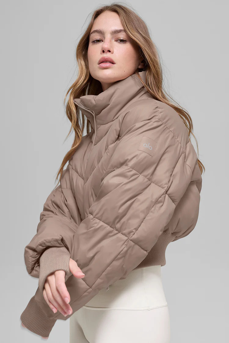 Cropped Atmosphere Puffer - Chai Latte | Alo Yoga (US)