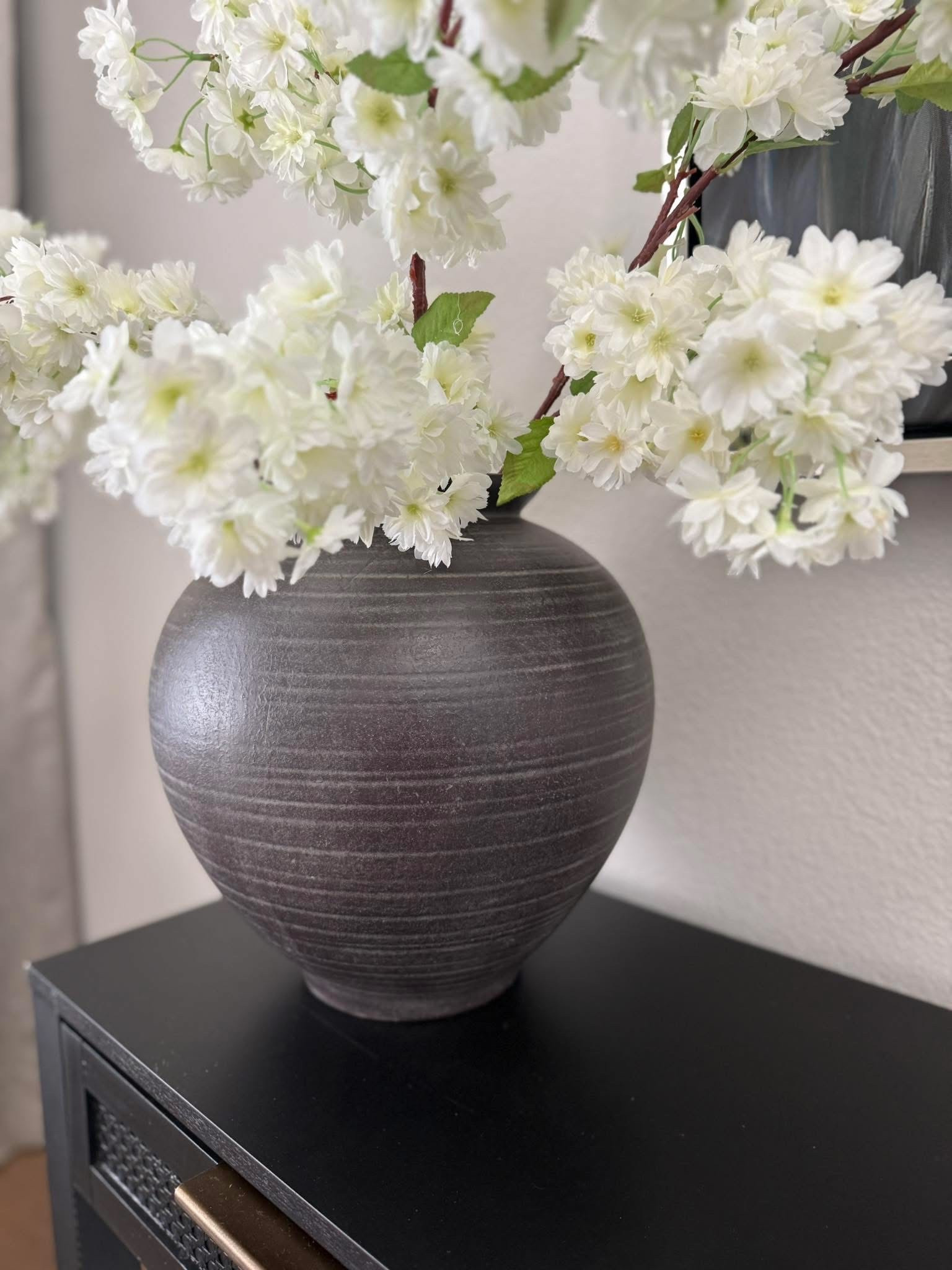 RESTOCK ALERT!

This stunning vase is huge and sold out pretty quickly since it’s only $40…..but it’s back! 

#LTKHome