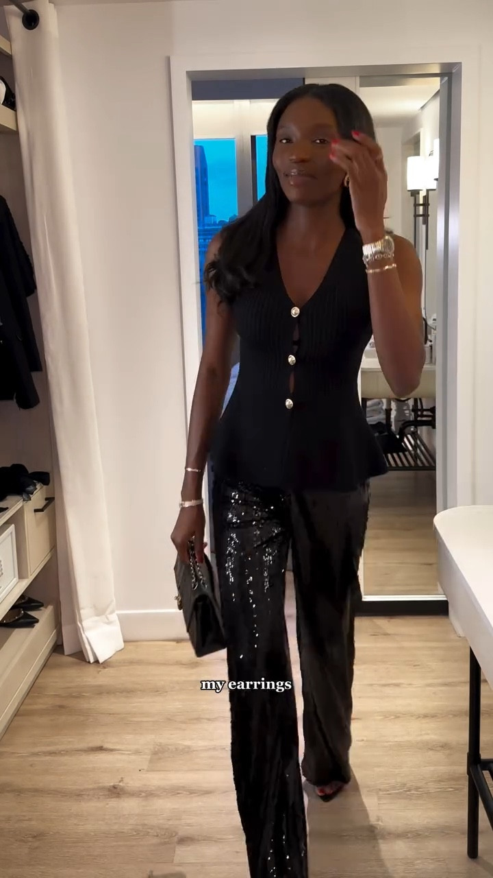 Rounding up the day with Mexican dinner after a long day of tourist activities. So tired but we move! 

Top is @karen_millen 

#dinneroutfit

#LTKpetite #LTKmodest #LTKdresses