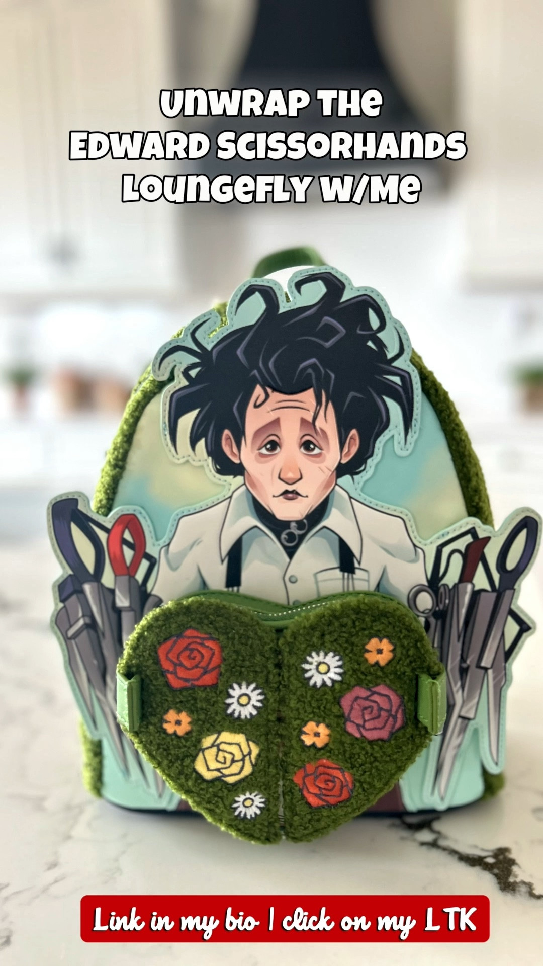 ✂️ Snip snip… I’m in my Edward Scissorhands phase and I’m not coming out anytime soon. The details on this Loungefly are EVERYTHING — the mossy heart, the tiny florals, the scissors?! Dark, dramatic, and low-key romantic.

Soft heart. Sharp edges. Iconic always. 🖤✨