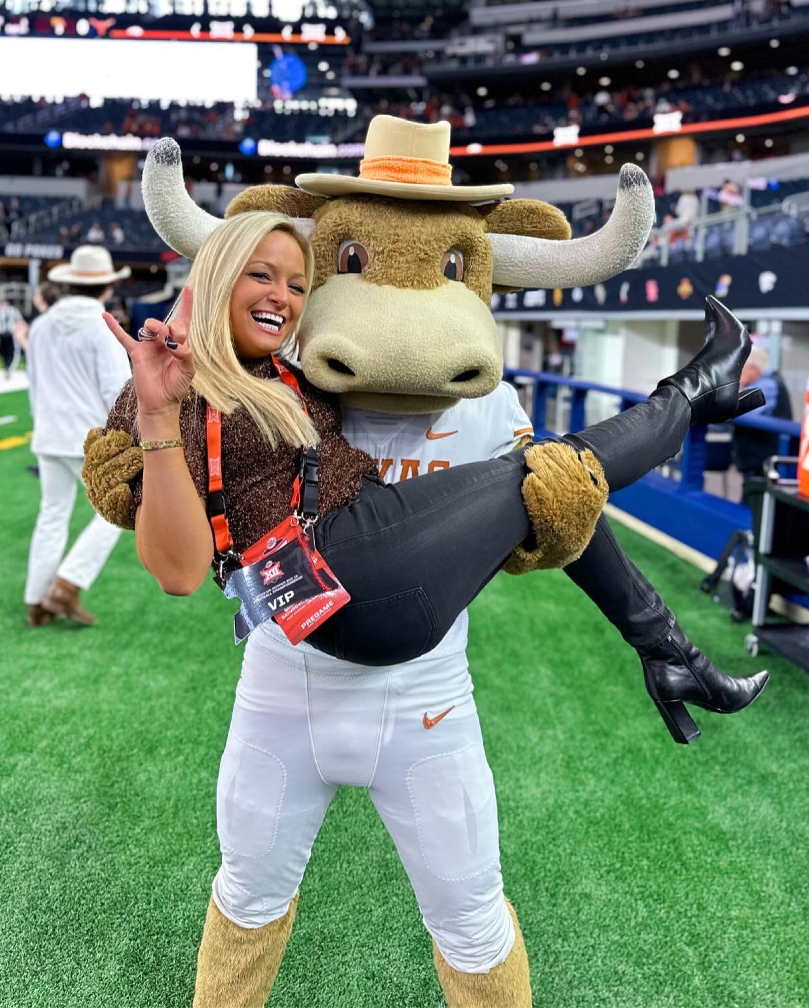 BIG 12 CHAMPIONSHIP 'FIT 🏈

sizes worn:
• top - medium 
• shoes - 8

sparkle top. holiday top. black booties. new year's eve outfit. christmas party. holiday party. texas longhorns. college football. #MarcFisher #MANGO

#LTKfindsunder100 #LTKSeasonal #LTKshoecrush