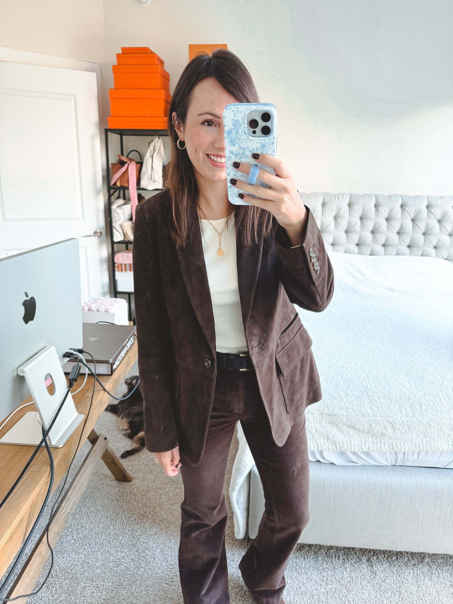 Chocolate brown suede blazer! I am obsessed! Wearing xs



#LTKFindsUnder100 #LTKStyleTip #LTKSeasonal