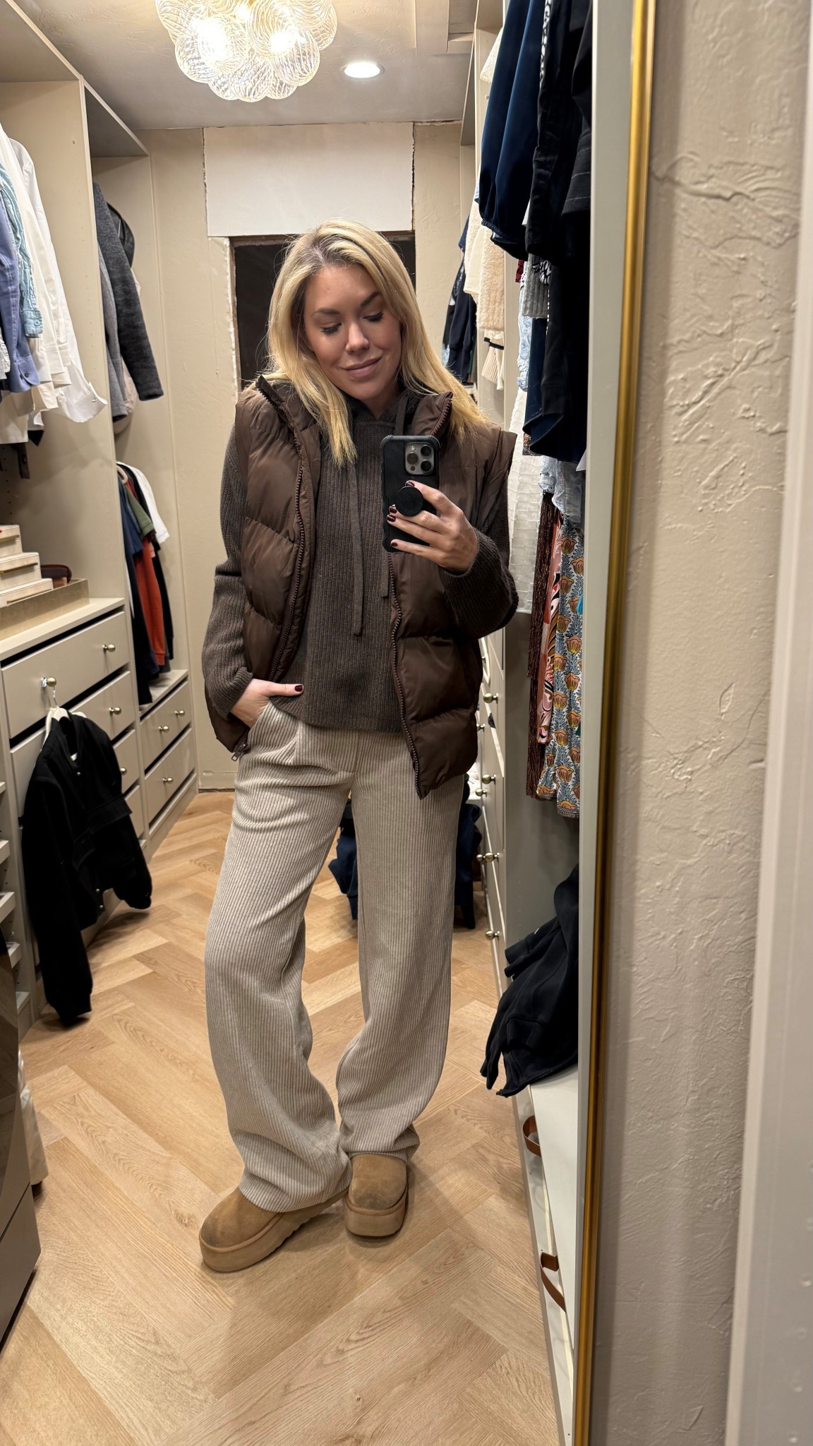 Weekend cozy outfit
(Love these Varley pants and they are almost sold out!)

Packed this for a girls lake tripp

#LTKootd #LTKdayinmylife #LTKgrwm