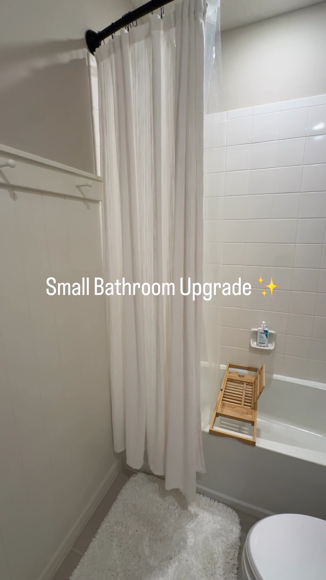Who said small, windowless bathrooms can’t be cute and functional? ✨

This is our kids’ bathroom—about 5’ x 8’. I added a wall panel (1x4 + 1x2), painted SW Shell White, and added hooks. I also used a curved shower rod and textured curtain to open up the space.

I swapped all the hardware and faucet to matte black—plus the toilet paper holder, door hinges, and builder-grade mirror. Just finishing the toilet handle to match 🖤

#smallbathroom #bathroommakeover #diyhomeprojects #budgetfriendlydecor #homeinspo

#LTKHome