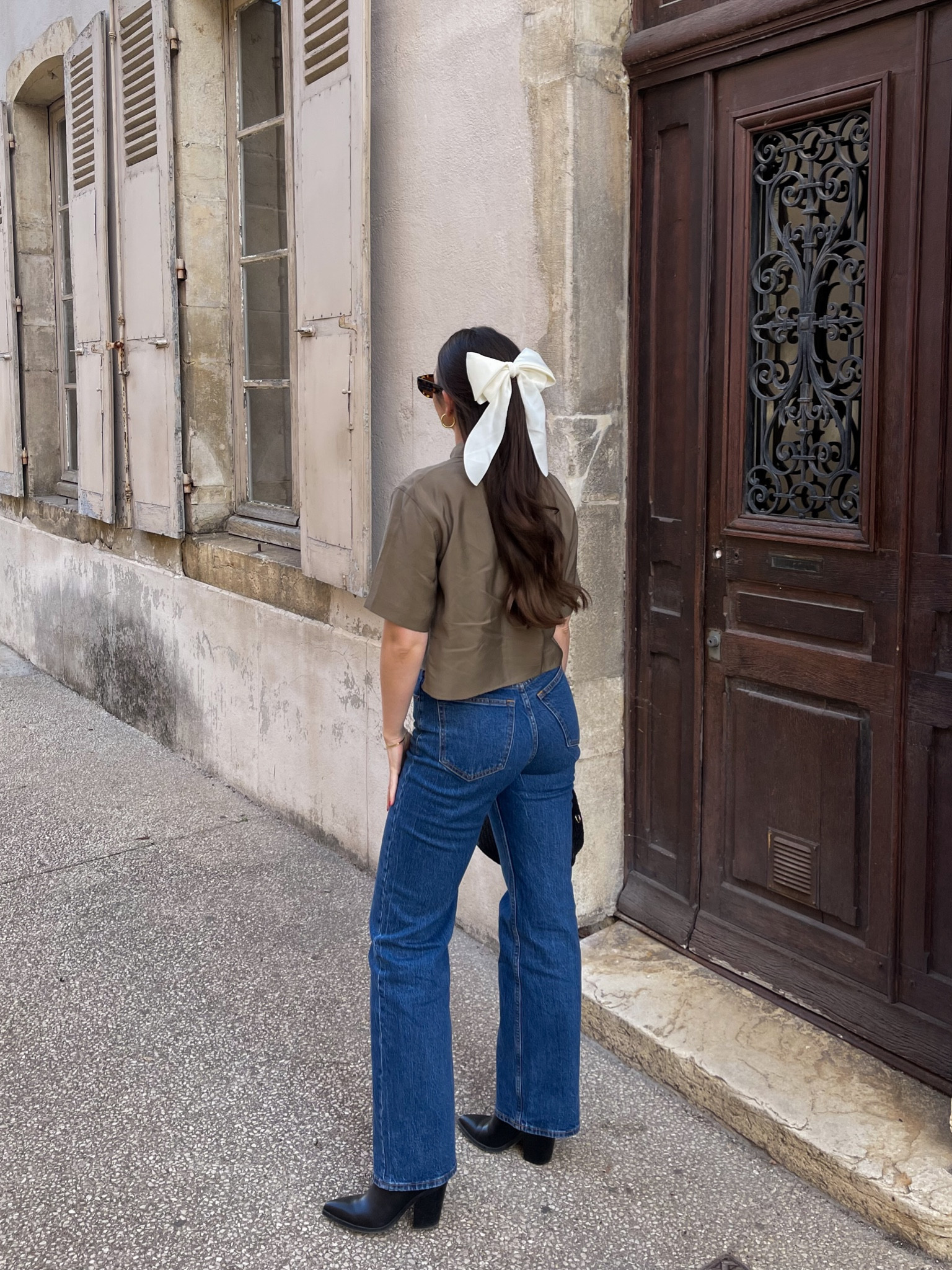 Fall outfit 

Dark wash jeans, Abercrombie jeans, bow , white bow, thanksgiving , holidays 

#LTKHoliday #LTKstyletip