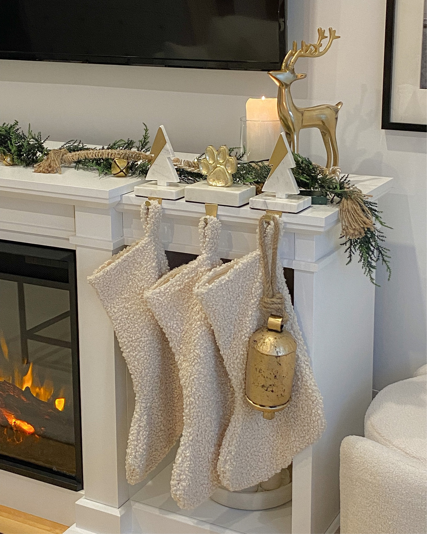 Cozy corners ✨🕯#neutraldecor #neutralholidaydecor #neutralholiday #neutralchristmas 

#LTKHoliday #LTKSeasonal