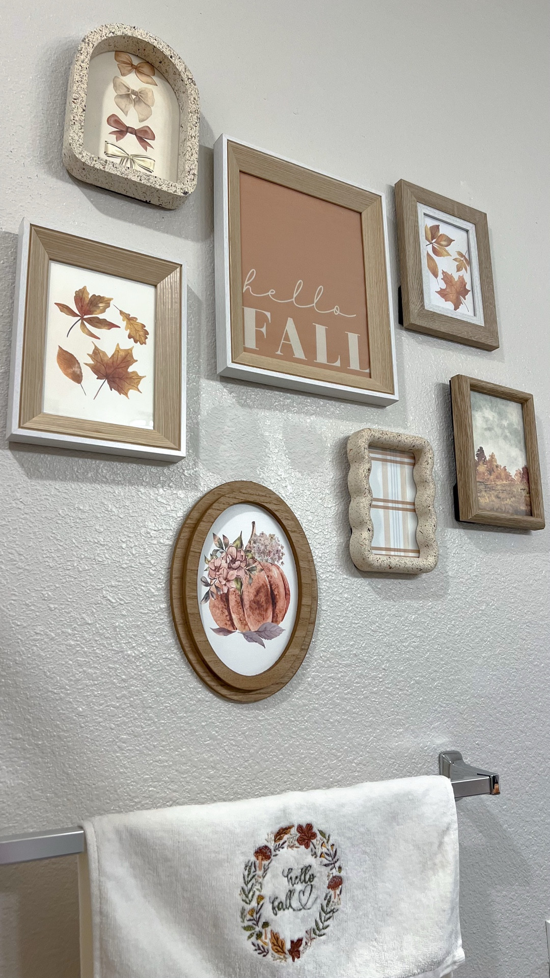 because I can’t help making our home cozy 🍁

(All the frames are a mix from Marshall’s, Ross, Hobby lobby and Kirkland’s)
.
.
.
Search 🔍: Fall home decor, fall guest bathroom decoration, fall 2025 home decor, home decor apartment ideas, apartment friendly fall decor ideas

#fall2025 #homedecor #ltkcreator #fallhomedecor #apartmentfalldecor #apartmentdecor #apartmentfriendlydecor #autumndecor

#LTKFindsUnder50 #LTKStyleTip #LTKHome