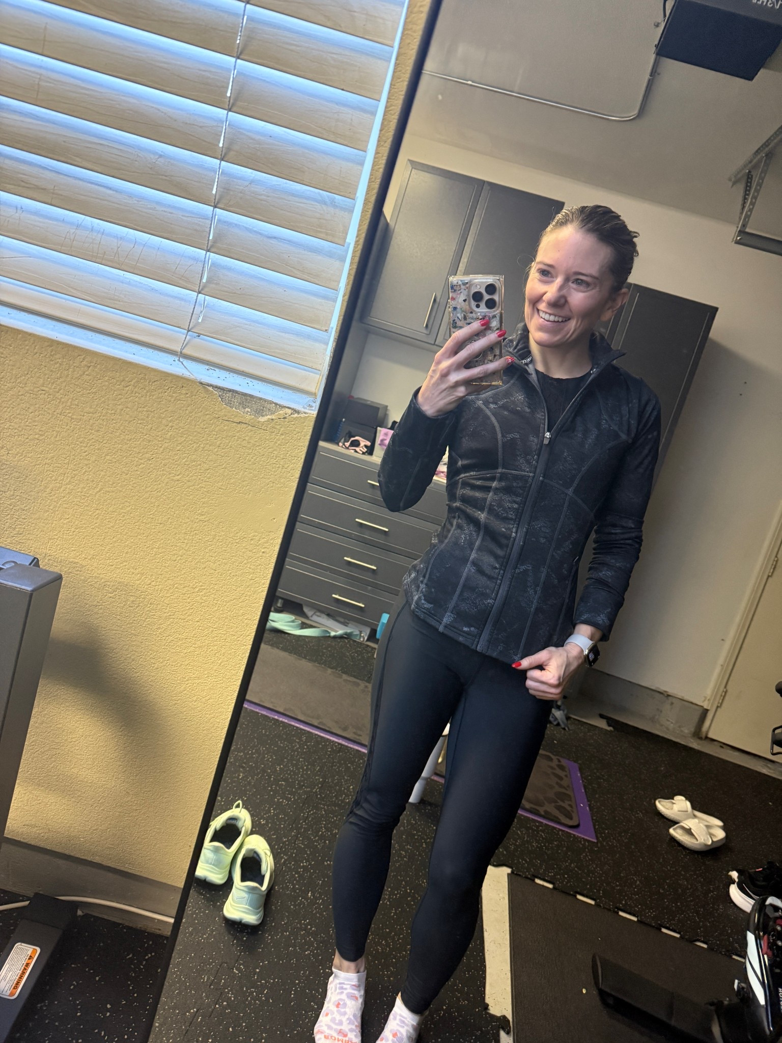 Perfect winter workout jacket- so flattering! 

#LTKHoliday #LTKselfcare #LTKGiftGuide