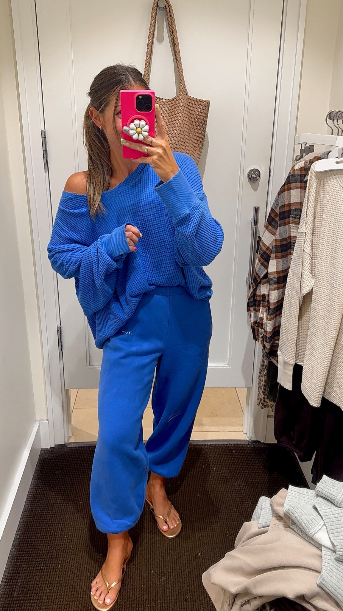 Code LTKFALLSALE gives you an extra 20% off your order through midnight! 
XS joggers. This color sold out :( but I’ll link similar bottoms in this color!! 