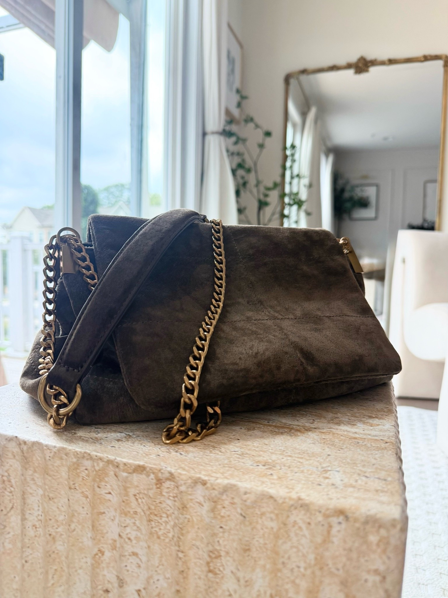 This is such a beautiful fall bag @Zara 🤎 I love the Suede and the chain looks expensive

#LTKSeasonal