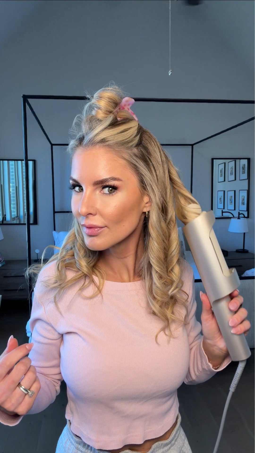 GIRLS!!!🤩This is a GAME CHANGER for curling your hair!!🙌🏼 Trust me: you want this! It took me 7 minutes to curl my hair, it literally does the work for you! 
✨Comment “HAIR” and I’ll send you the details! 

Hair tutorial, hairstyles, grwm, curling hair, how to style, easy hair styles, sahm, hair routine 
#tymobeauty #curlstymo #curlbounce #hairtutorial #hair @tymo_fashiontech