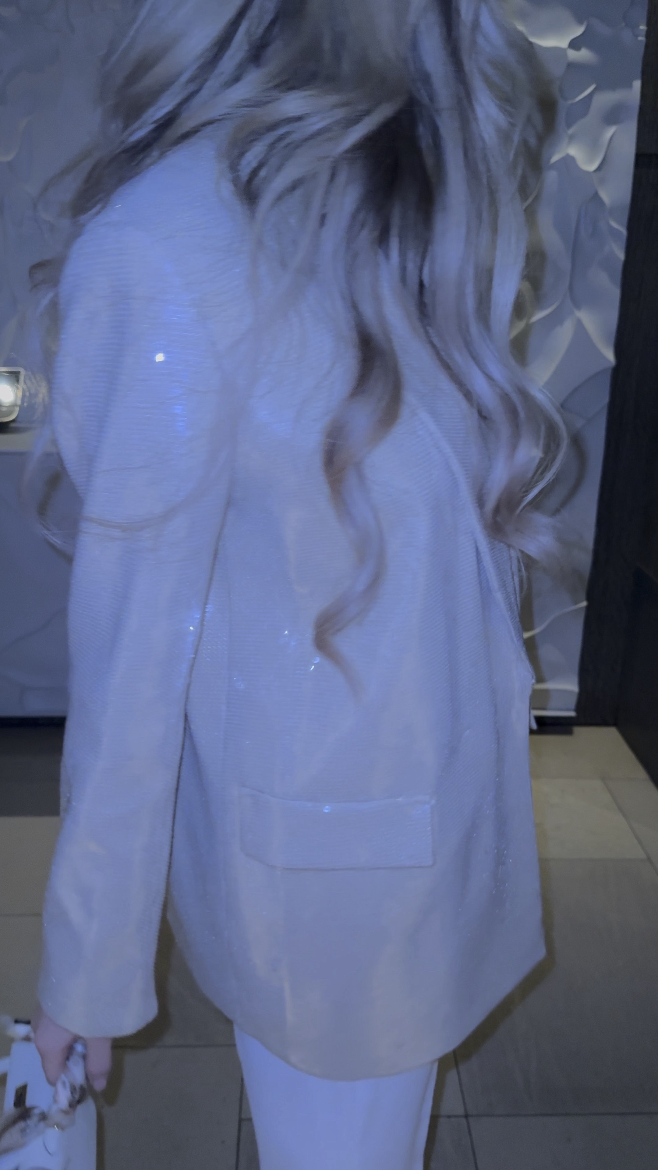 Enjoying the sparkling twinkling season in this gorgeous sequin blazer paired with my favorite heart mules from Alaïa, wearing them on repeat🤍✨#festiveoutfit #oversizedblazer #sequins #chicstyle #heartpumps

#LTKVideo #LTKSeasonal #LTKparties