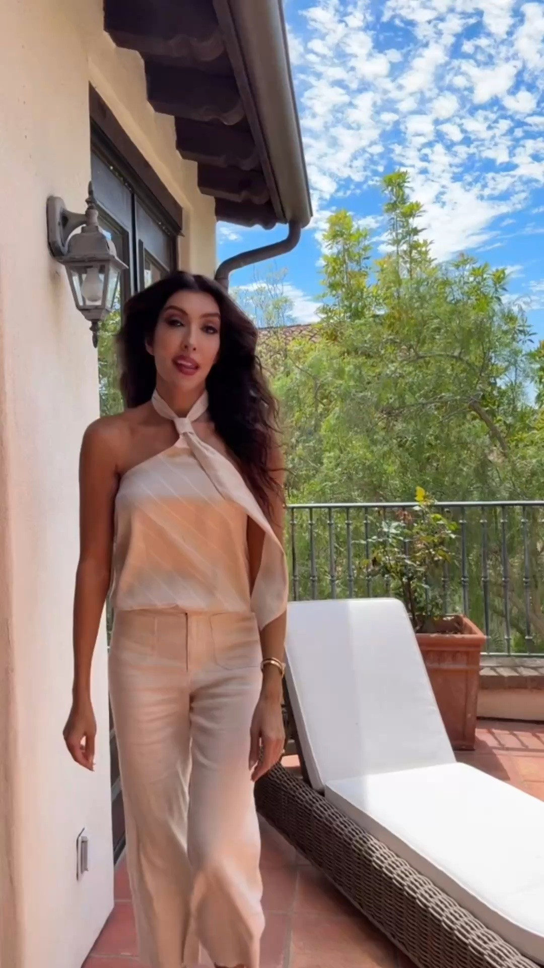 Link my outfit below 👇

Some people only feel comfortable with women when we are easy to categorize: pretty, pleasant, quiet, and predictable. But a woman can cook with her mother, build a career, care for her body, speak about politics, change her mind, start again, and still be exactly who she is

#LTKfitnessgoals #LTKmomlife #LTKstorytime