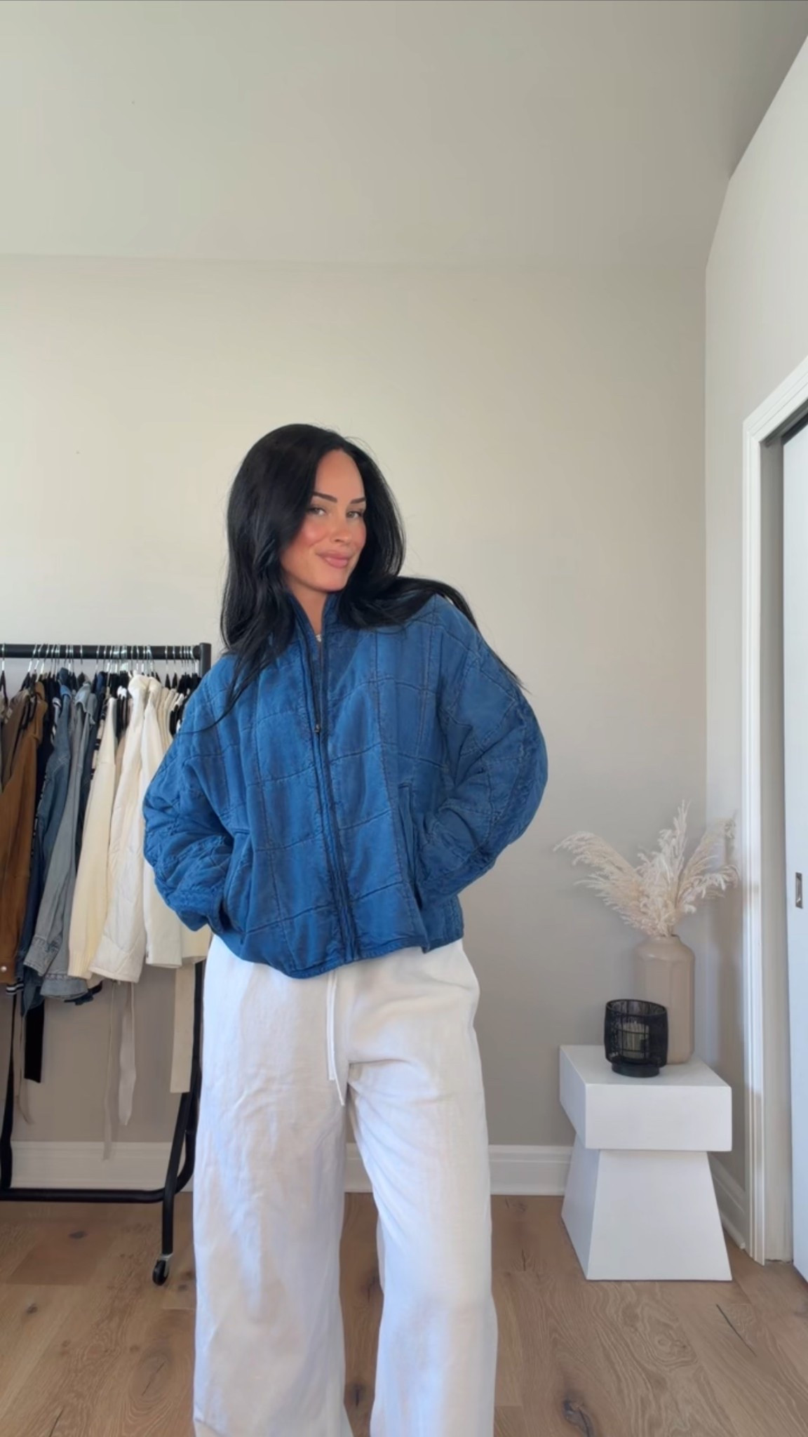 Spring Light Layers 💙🌻
@Aritzia  #aritziapartner

My sizing 5’7, 145lbs, 32dd
I’m wearing size small jacket, size medium pants 
