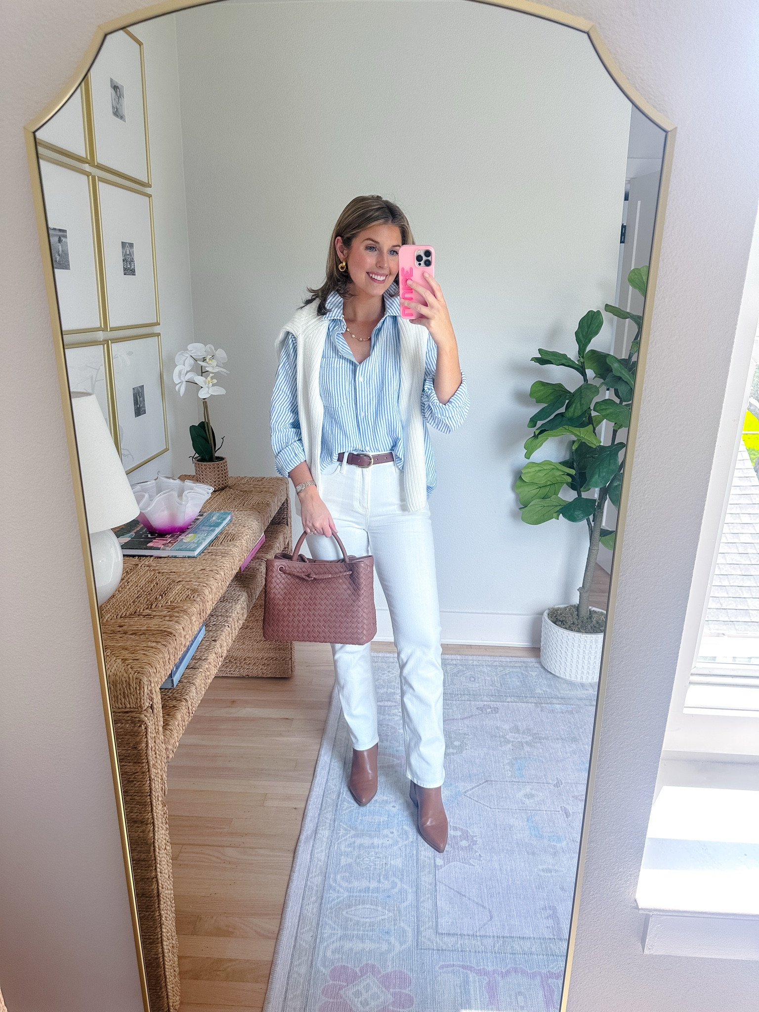 Fall outfit idea! Wearing a S in tops and 26/30 in jeans 