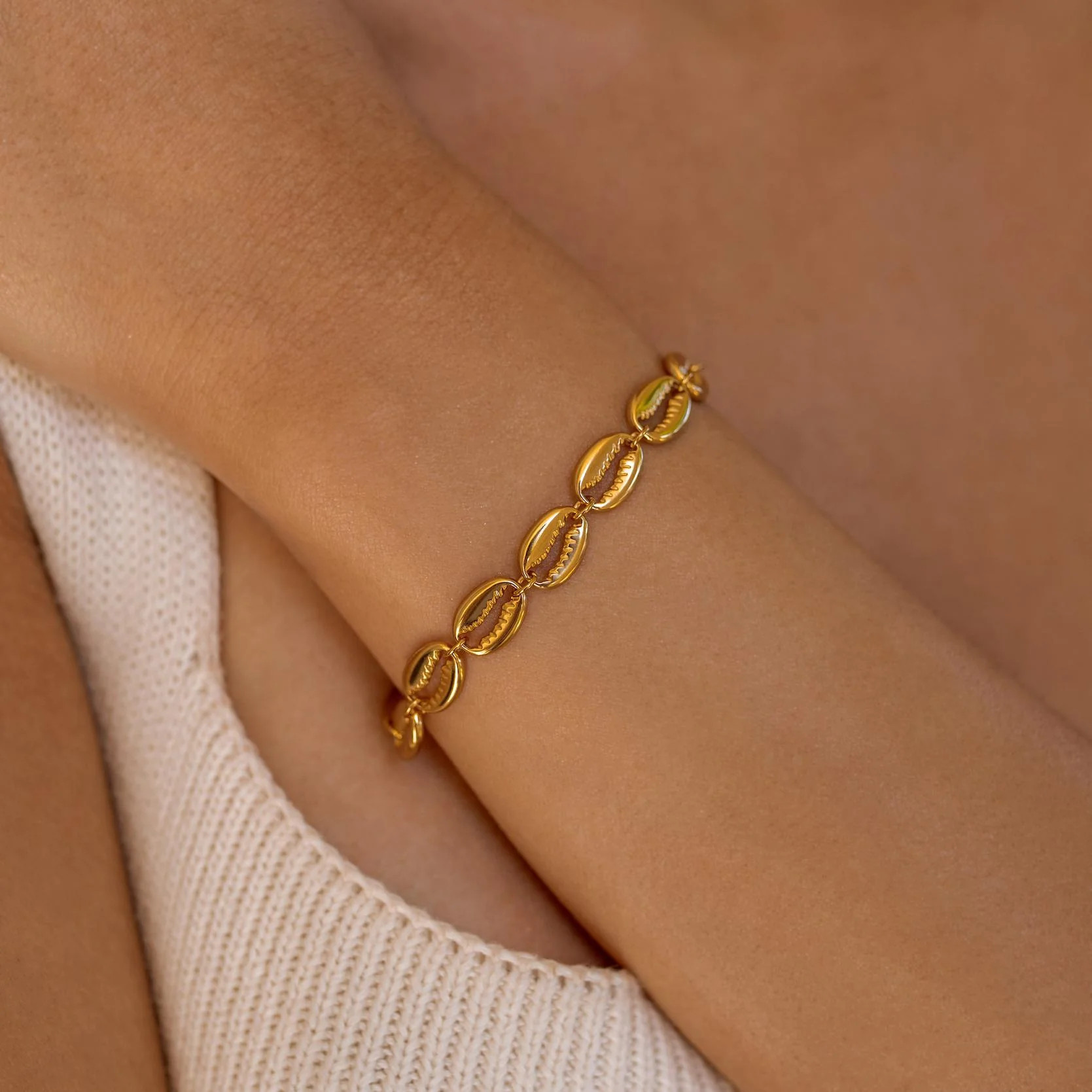 Puka Shell Bracelet | ALCO Jewelry