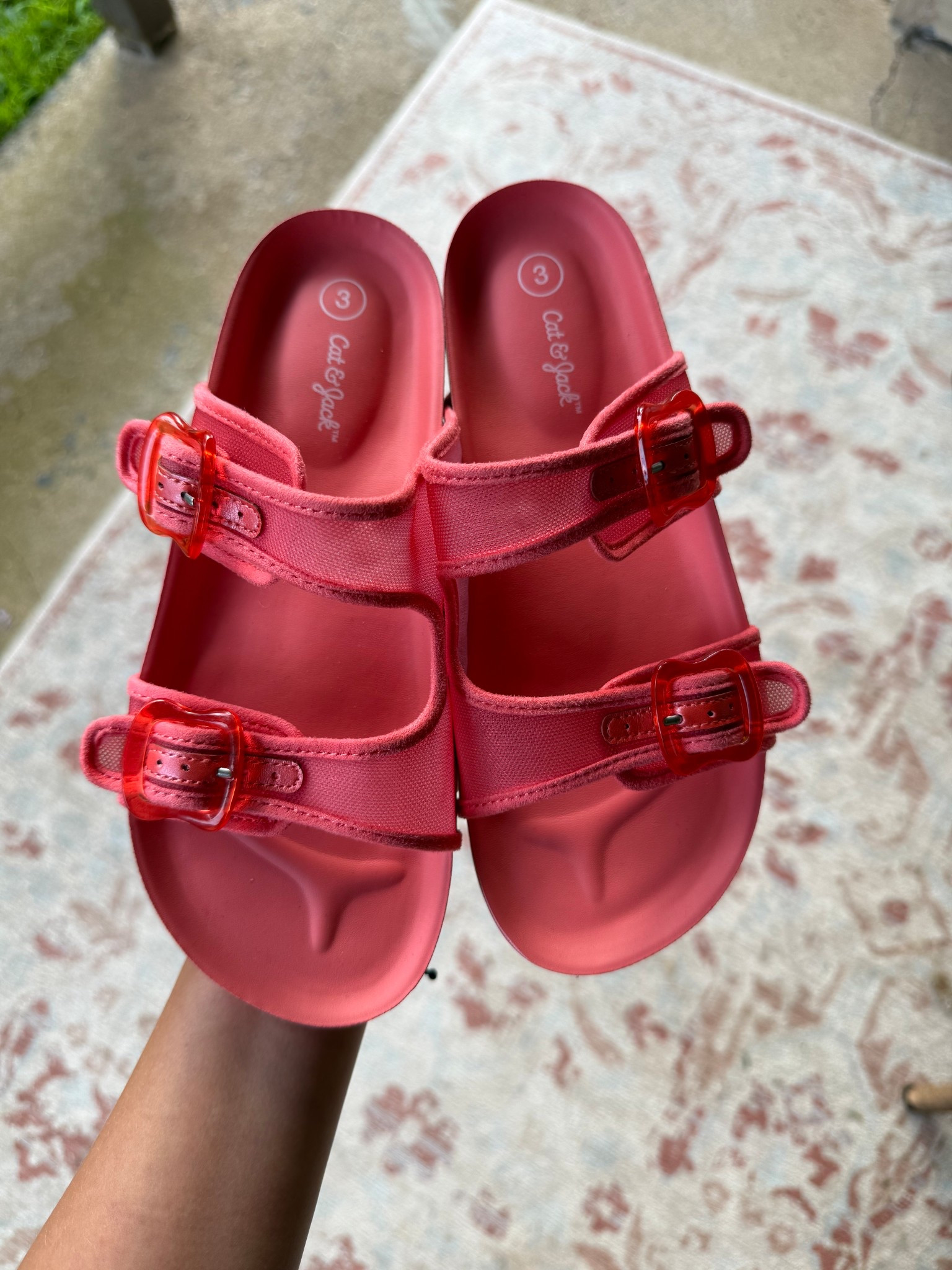 If you can fit into kid’s shoes…. You NEED these perfect red mesh sandals ♥️

I’m typically a size 5 or 5.5 in women’s and got these in a size 3! 

They go up to size 5 in kids & also have purple!!!

#LTKSeasonal #LTKPetite #LTKKids