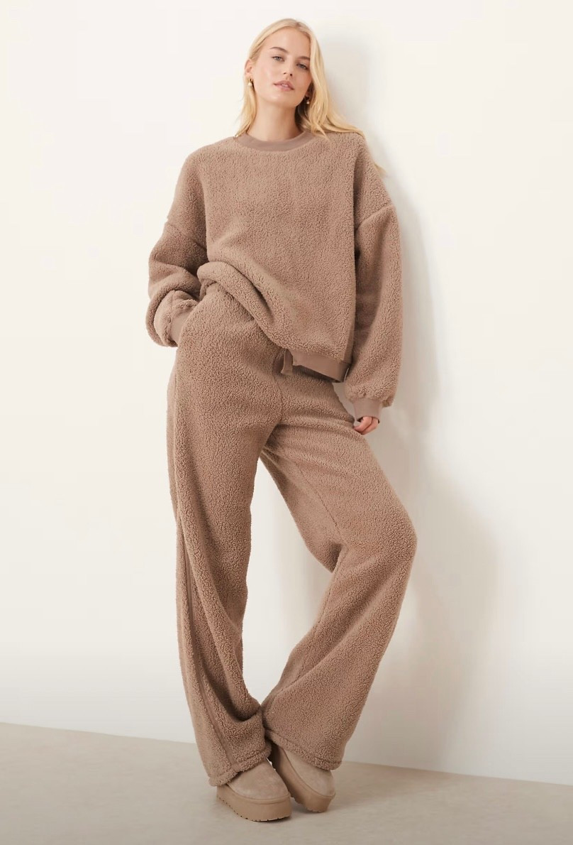 New cozy tall set! This looks dreamy!! 
Tagged finds up to 38” inseam below! 

#LTKHoliday #LTKMidsize #LTKTall