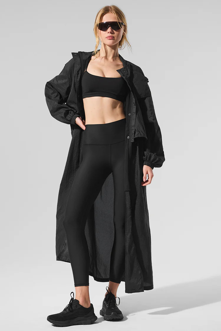 Game Time Trench - Black | Alo Yoga (US)
