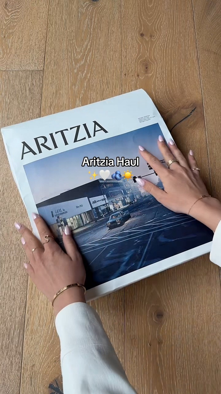 Aritzia new arrivals 🛒 I will post a try on soon! I have have these linked on my LTK 🖤

@Aritzia