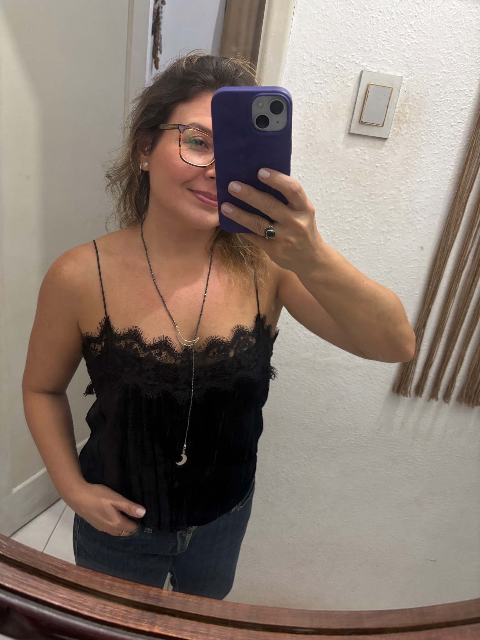 Essa camiseta de veludo e renda da Renner está linda! Comprei o tamanho P

#LTKbrasil