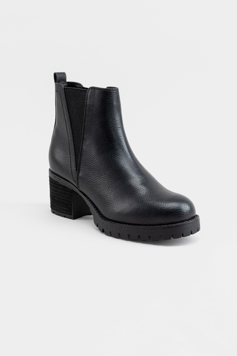 MIA Jody Lugs | Francesca’s Collections