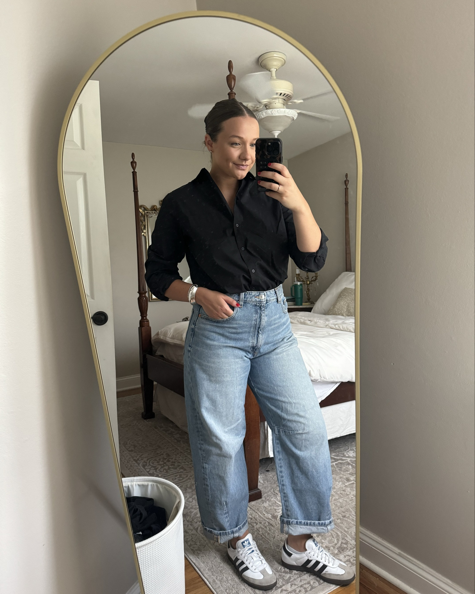 Cheers to the weekend! Attached screenshot of the ZARA jeans🖤✨

#LTKStyleTip #LTKFindsUnder100 #LTKWorkwear