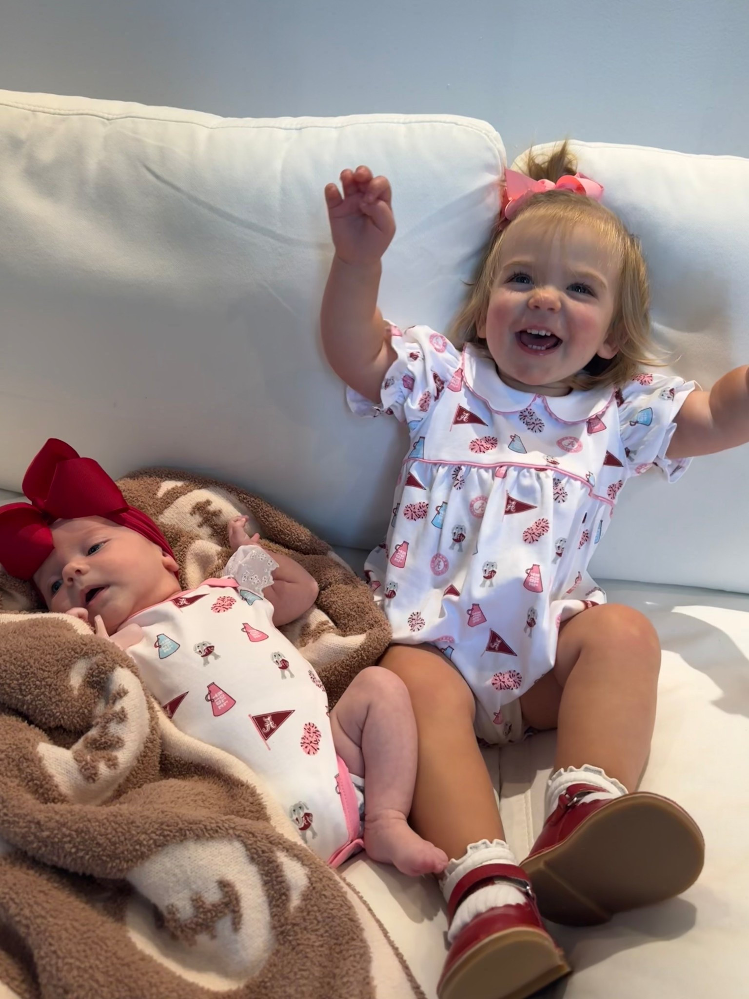 Our favorite Alabama gameday looks from The Beaufort Bonnet Company 🤍🐘 

*The bubble is sadly sold out 😭 but I linked the matching sweatshirt we also own (and love!)

#RollTide 
#Alabama 
#CrimsonAndWhite 
#LTKGameday
#LTKBabyStyle

#LTKKids #LTKBaby #LTKFamily