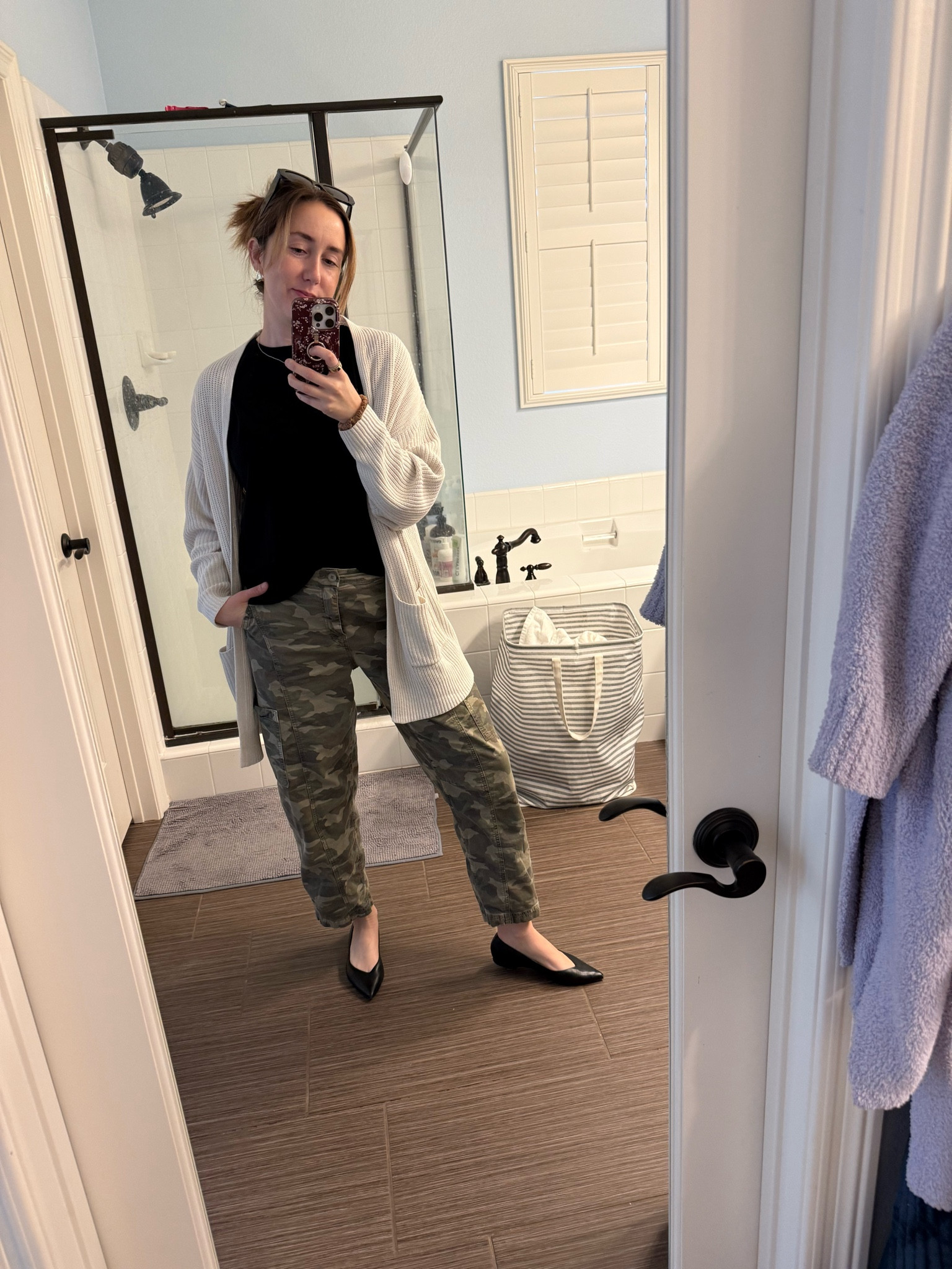 These camo barrel pants are so stretchy and comfy! Perfect for days you don’t want to wear jeans but want to look more put together!

#LTKFindsUnder50